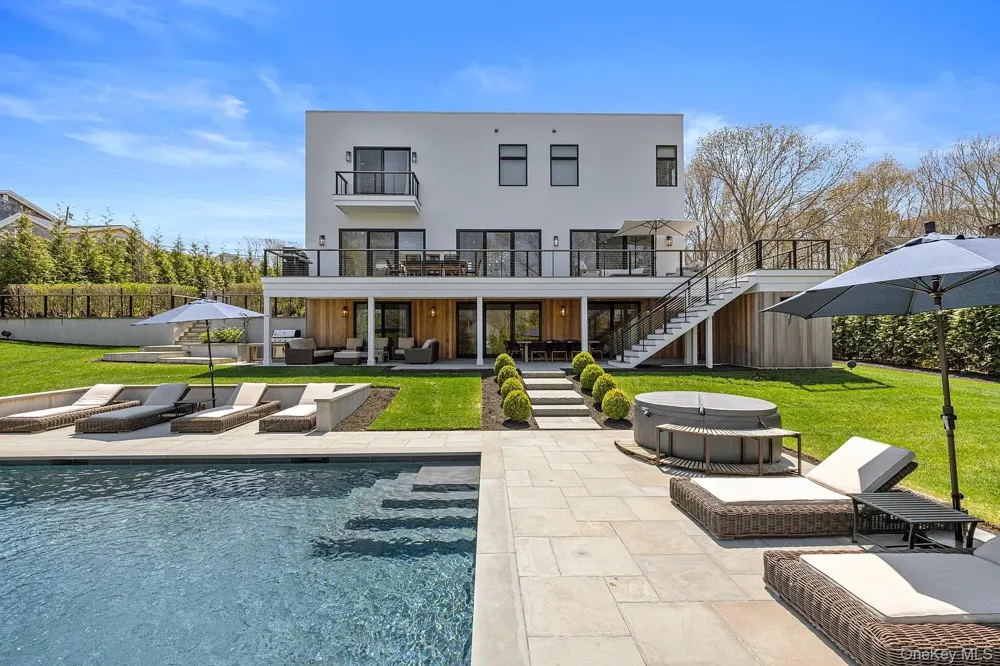 130 Highview Drive Sag Harbor, NY 11963