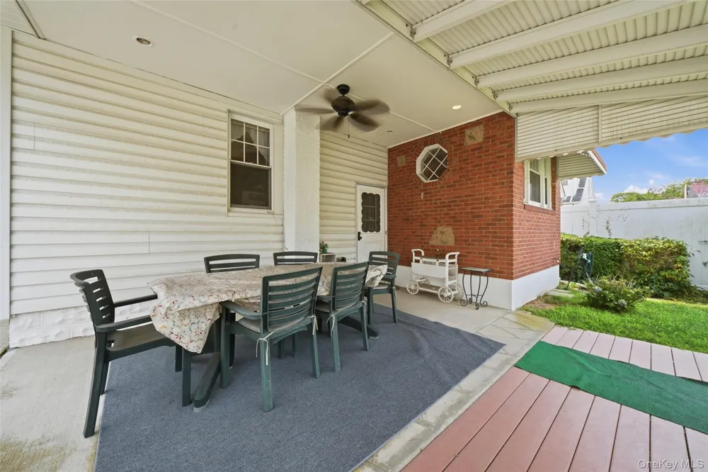 2320 Saratoga Street Oceanside, NY 11572