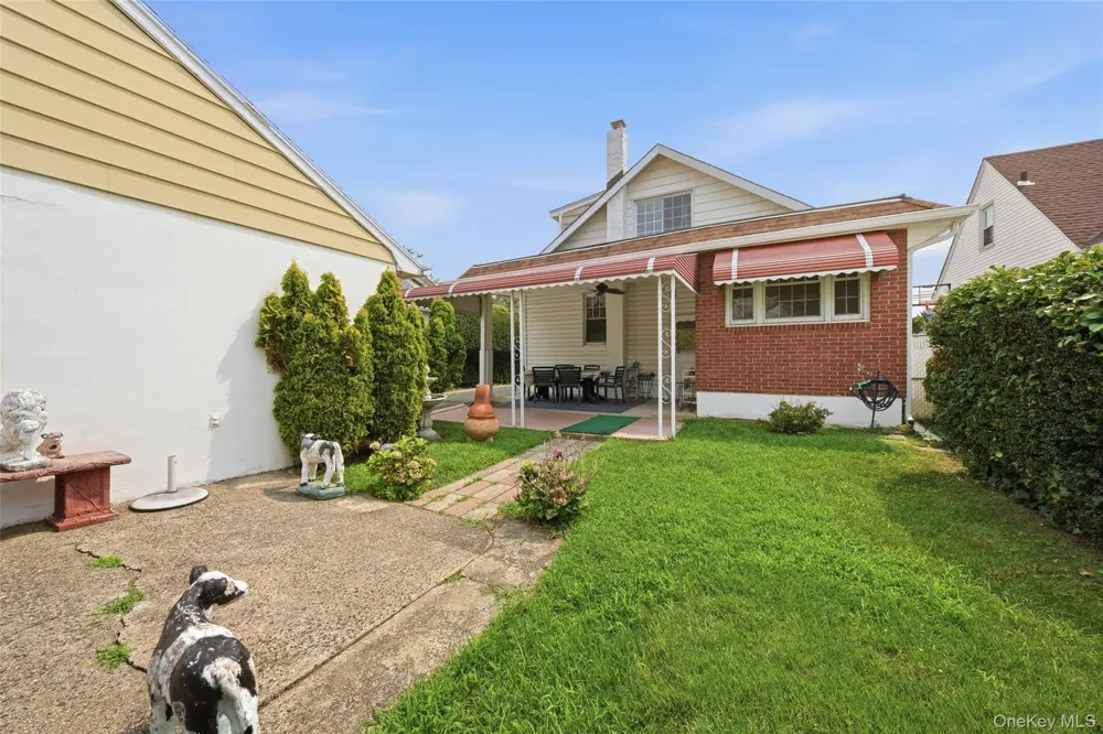 2320 Saratoga Street Oceanside, NY 11572