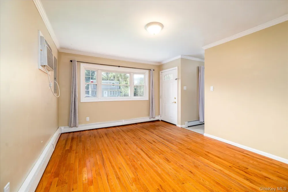 9 Robinson Drive Shirley, NY 11967