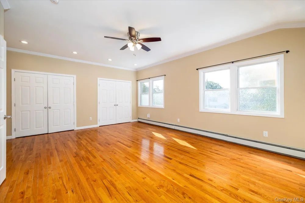 9 Robinson Drive Shirley, NY 11967