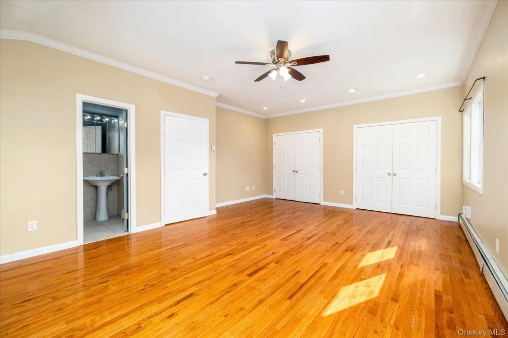 9 Robinson Drive Shirley, NY 11967