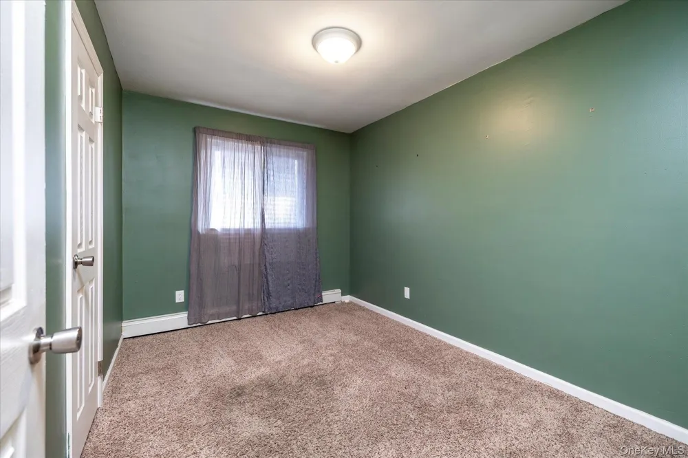 9 Robinson Drive Shirley, NY 11967