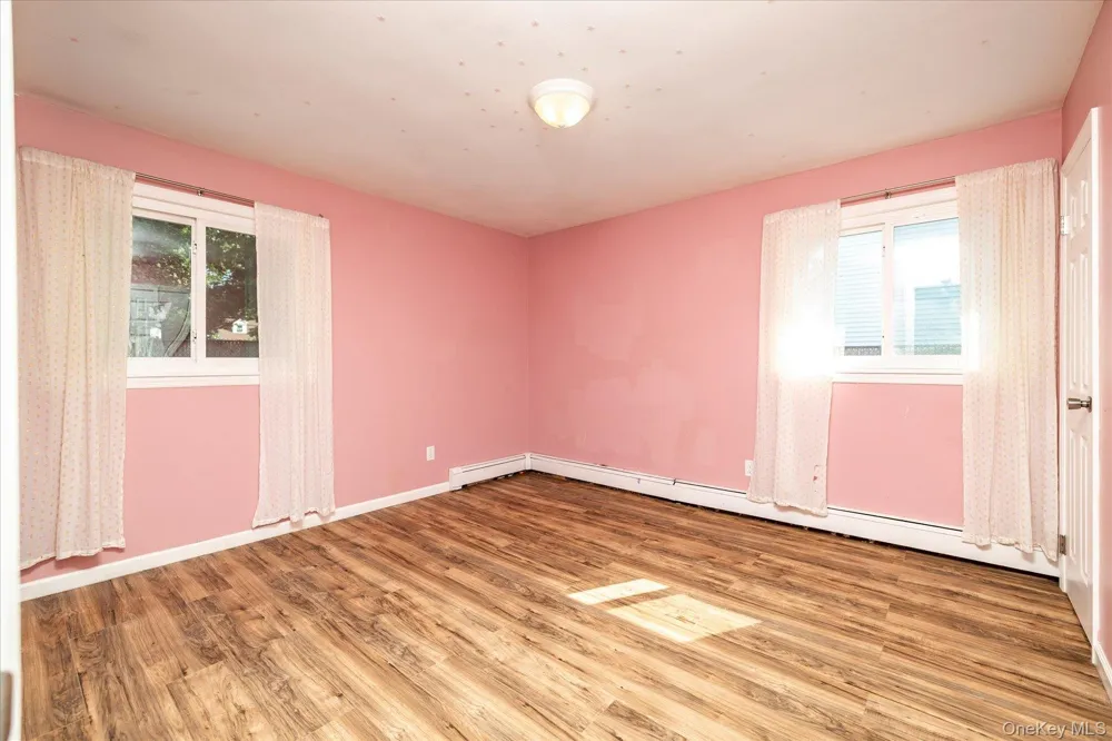 9 Robinson Drive Shirley, NY 11967
