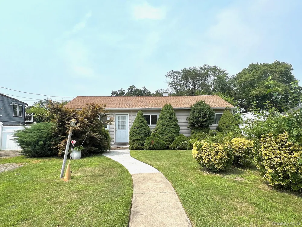 1656 Thompson Drive Bay Shore, NY 11706