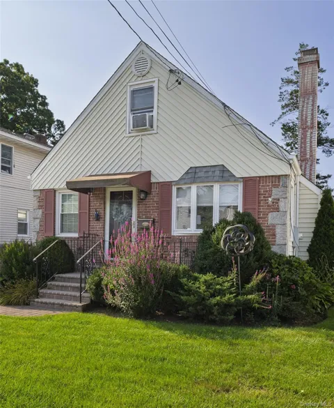 528 Stratford Road