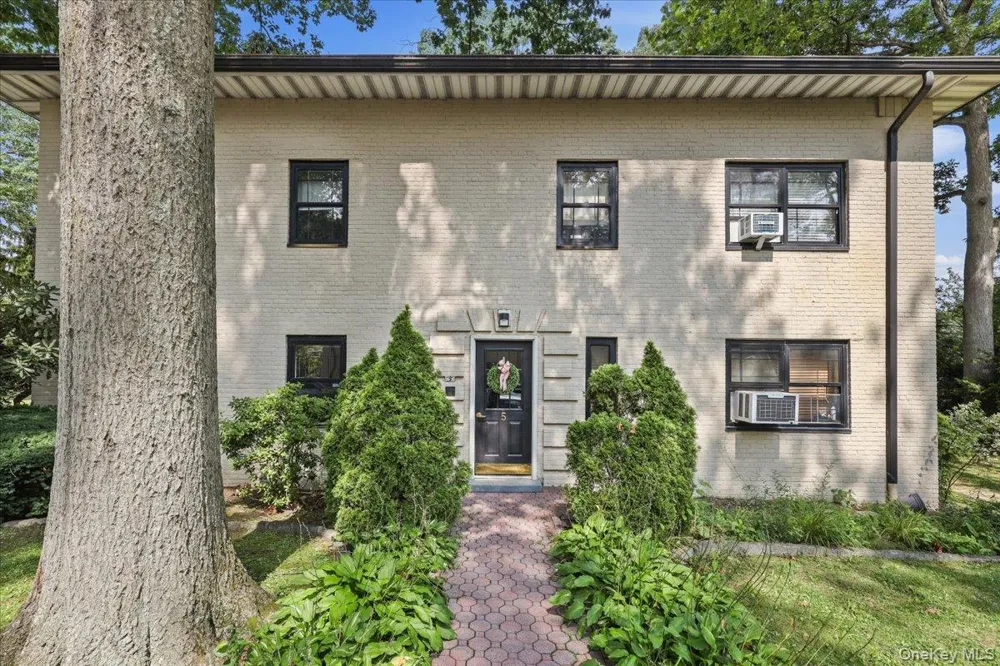 5 Whitehall Road #1L Eastchester, NY 10709