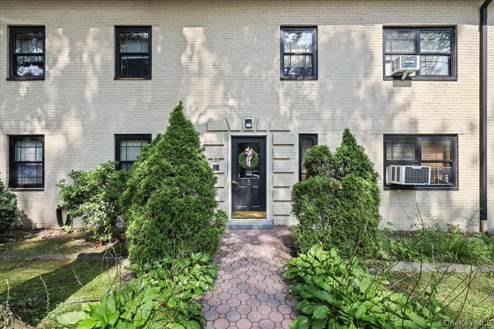 5 Whitehall Road #1L Eastchester, NY 10709