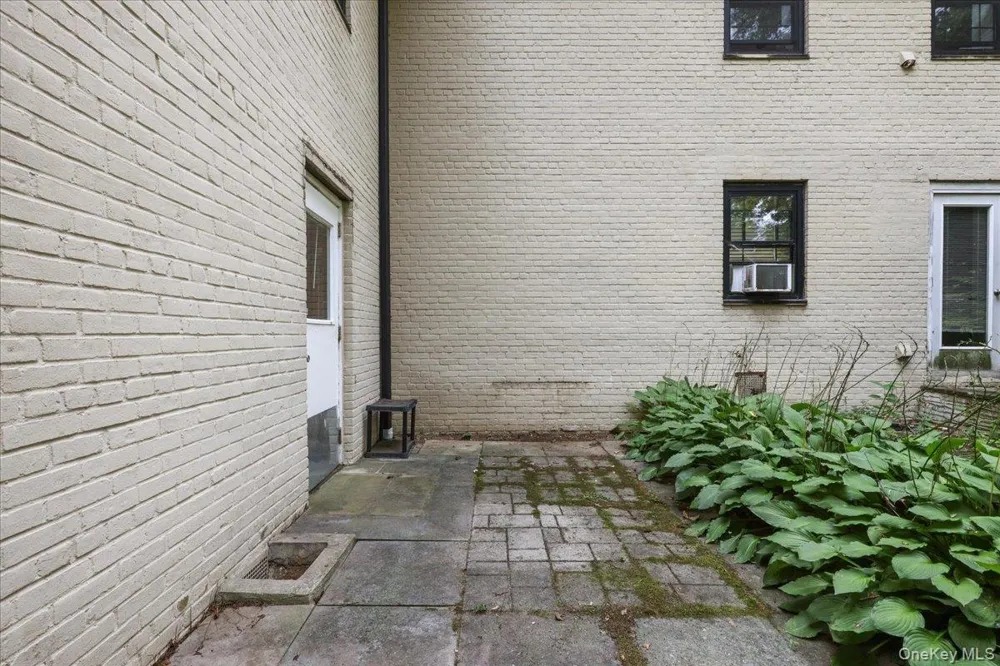 5 Whitehall Road #1L Eastchester, NY 10709