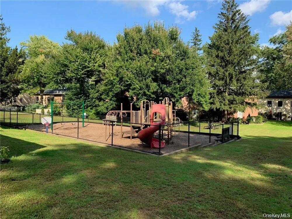 5 Whitehall Road #1L Eastchester, NY 10709