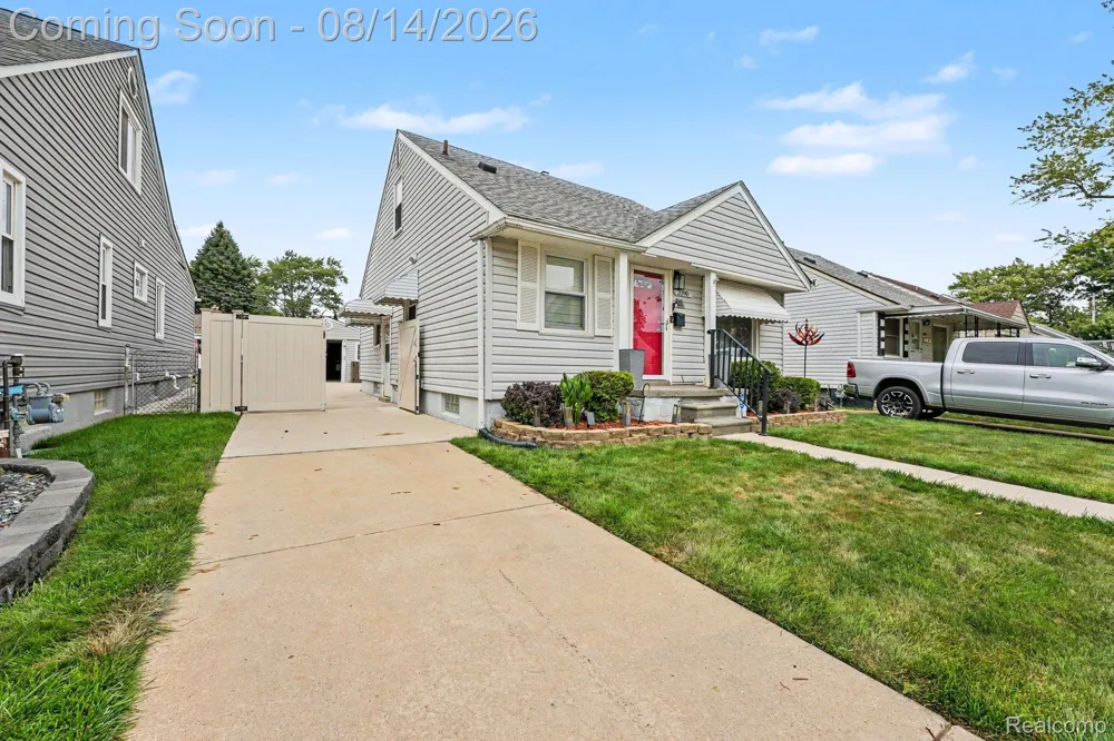 2090 Leblanc Street Lincoln Park City, MI 48146