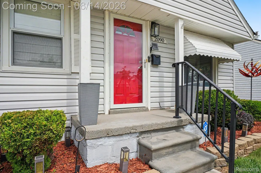 2090 Leblanc Street Lincoln Park City, MI 48146