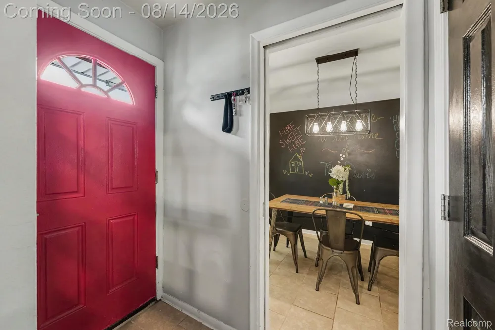 2090 Leblanc Street Lincoln Park City, MI 48146