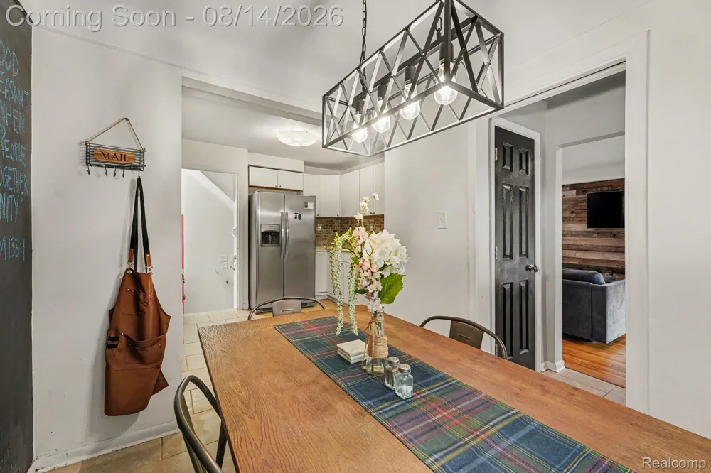2090 Leblanc Street Lincoln Park City, MI 48146