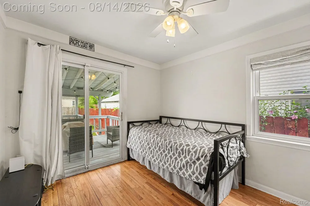 2090 Leblanc Street Lincoln Park City, MI 48146