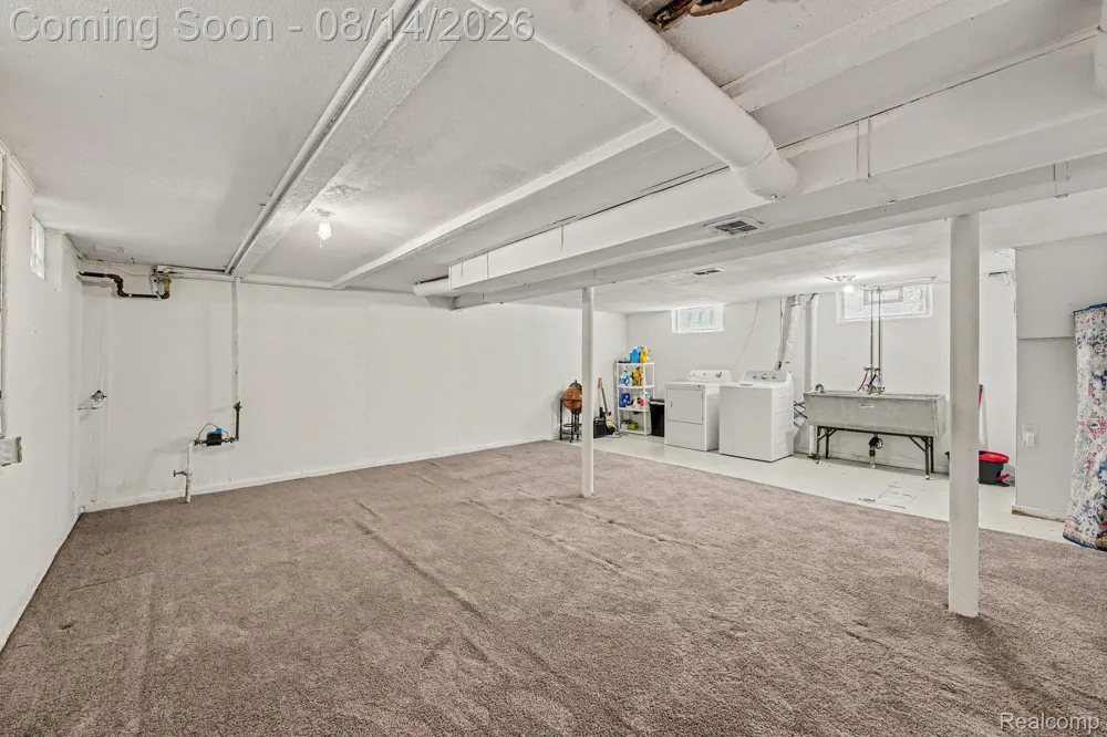 2090 Leblanc Street Lincoln Park City, MI 48146
