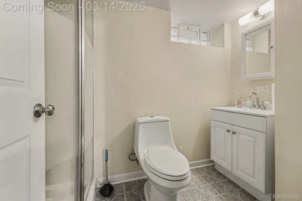 2090 Leblanc Street Lincoln Park City, MI 48146