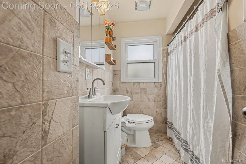 2090 Leblanc Street Lincoln Park City, MI 48146
