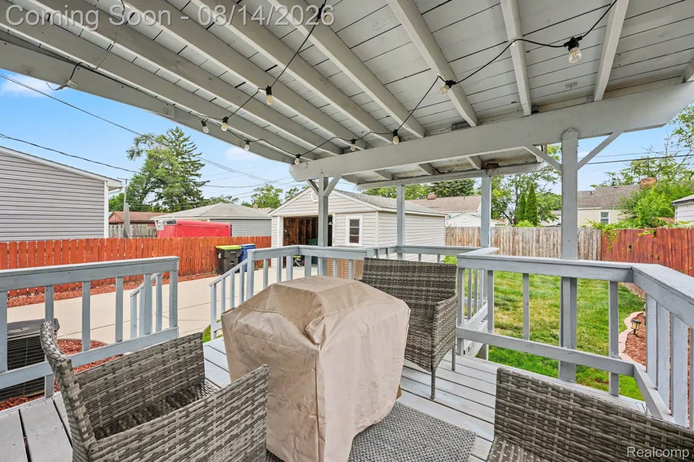 2090 Leblanc Street Lincoln Park City, MI 48146