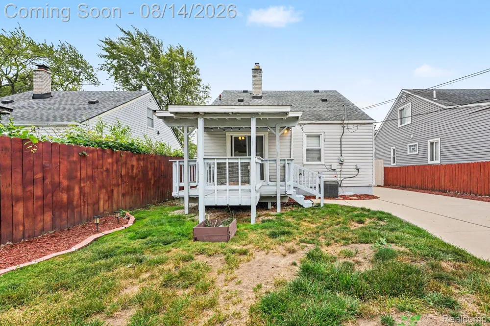 2090 Leblanc Street Lincoln Park City, MI 48146