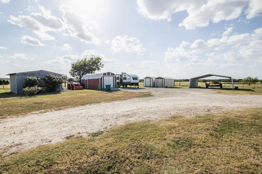 595 Hcr 3335 Hubbard, TX 76648