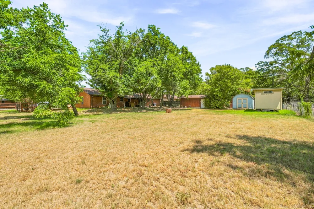 140 E Plum Avenue De Leon, TX 76444