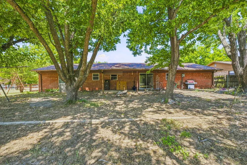 140 E Plum Avenue De Leon, TX 76444