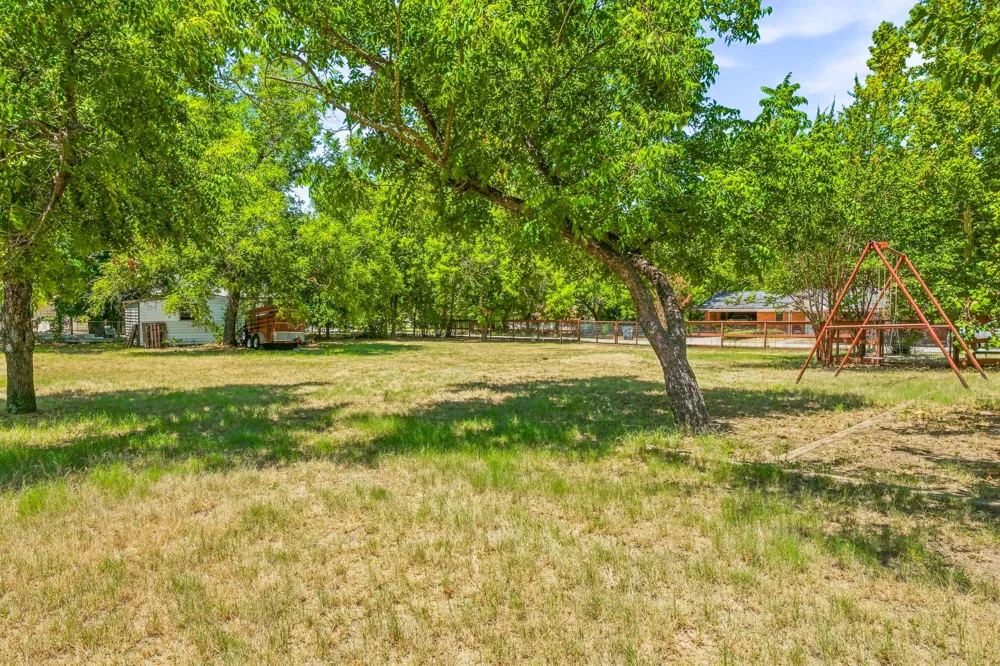 140 E Plum Avenue De Leon, TX 76444