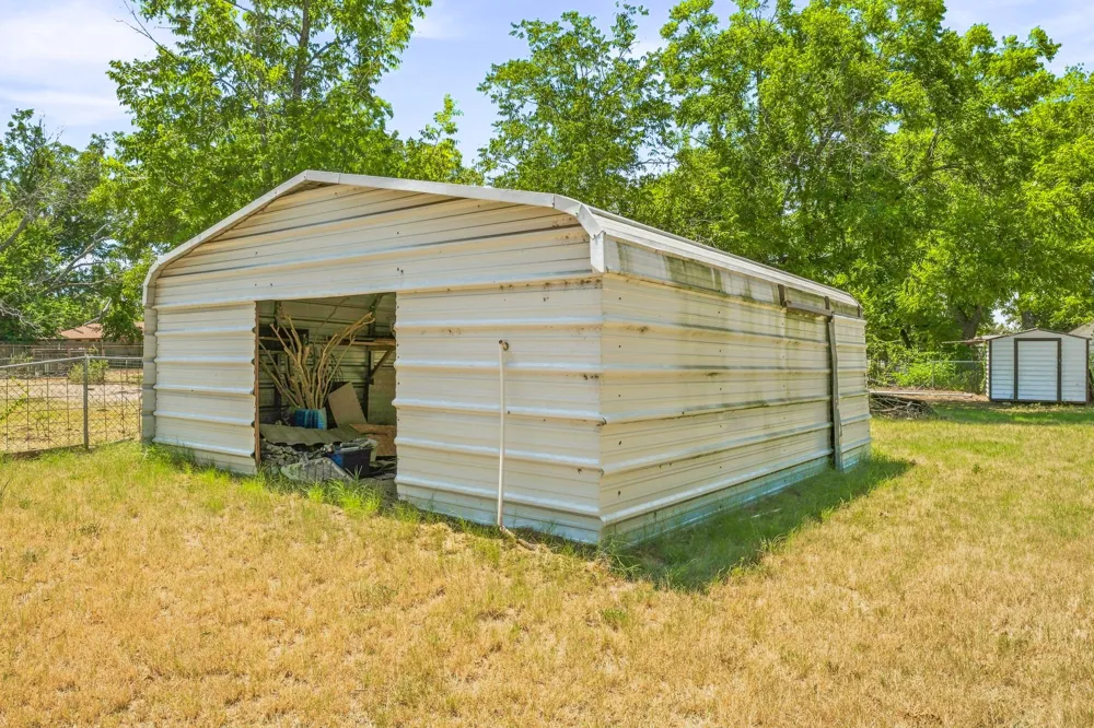 140 E Plum Avenue De Leon, TX 76444