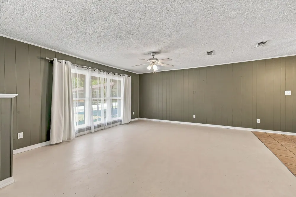 140 E Plum Avenue De Leon, TX 76444