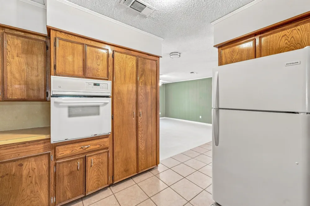 140 E Plum Avenue De Leon, TX 76444