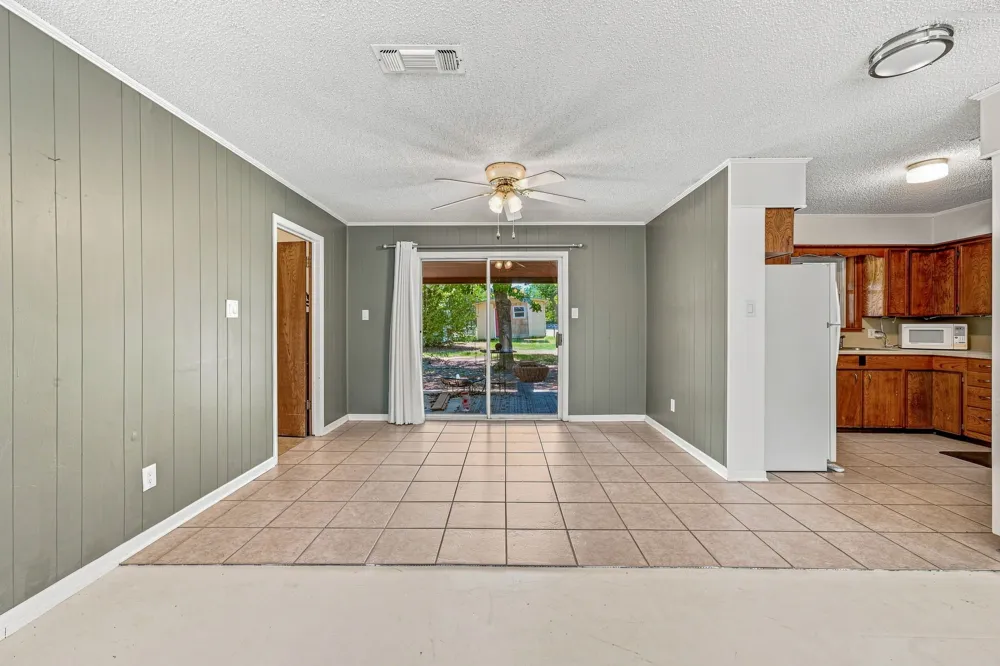140 E Plum Avenue De Leon, TX 76444