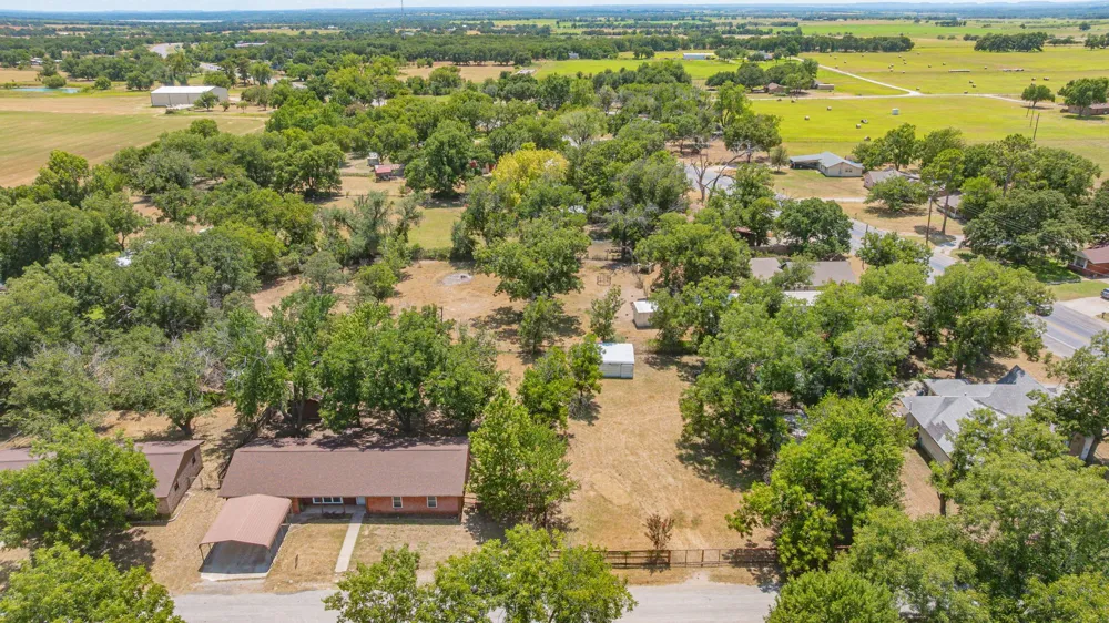 140 E Plum Avenue De Leon, TX 76444