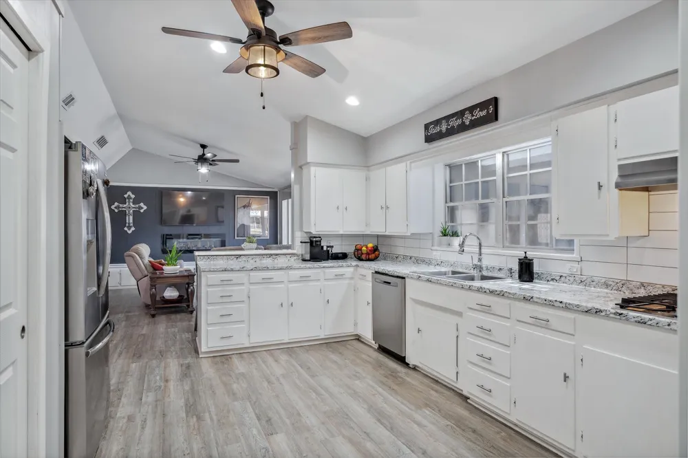 103 Brandon Edgewood, TX 75117