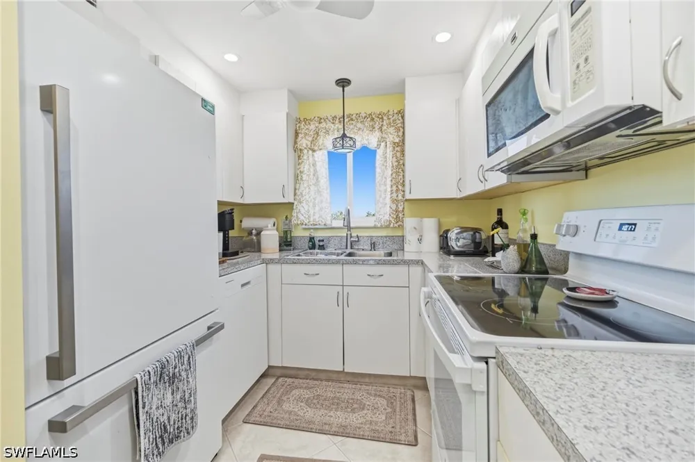 Manatee Road #B304 Naples, FL 34114