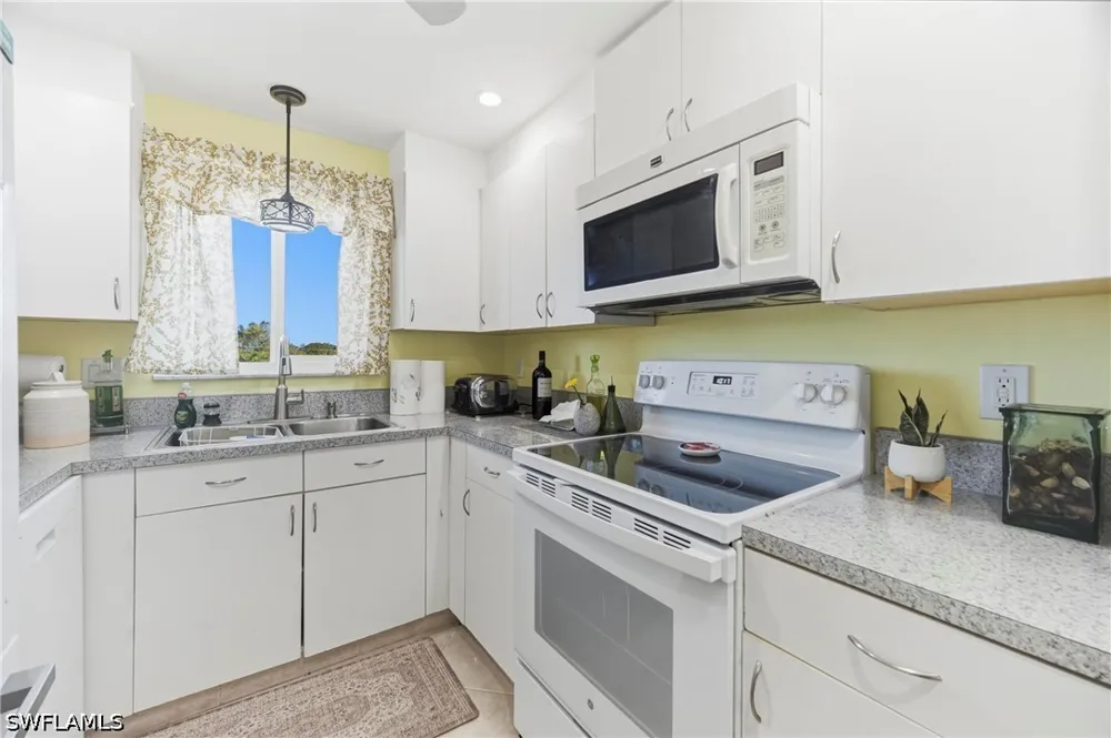 Manatee Road #B304 Naples, FL 34114