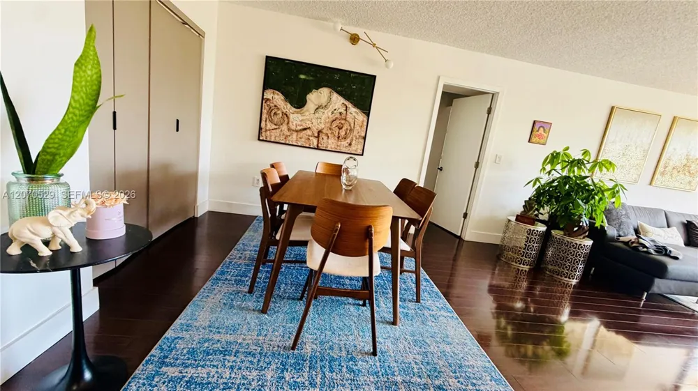 3701 Country Club Dr #304 Aventura, FL 33180
