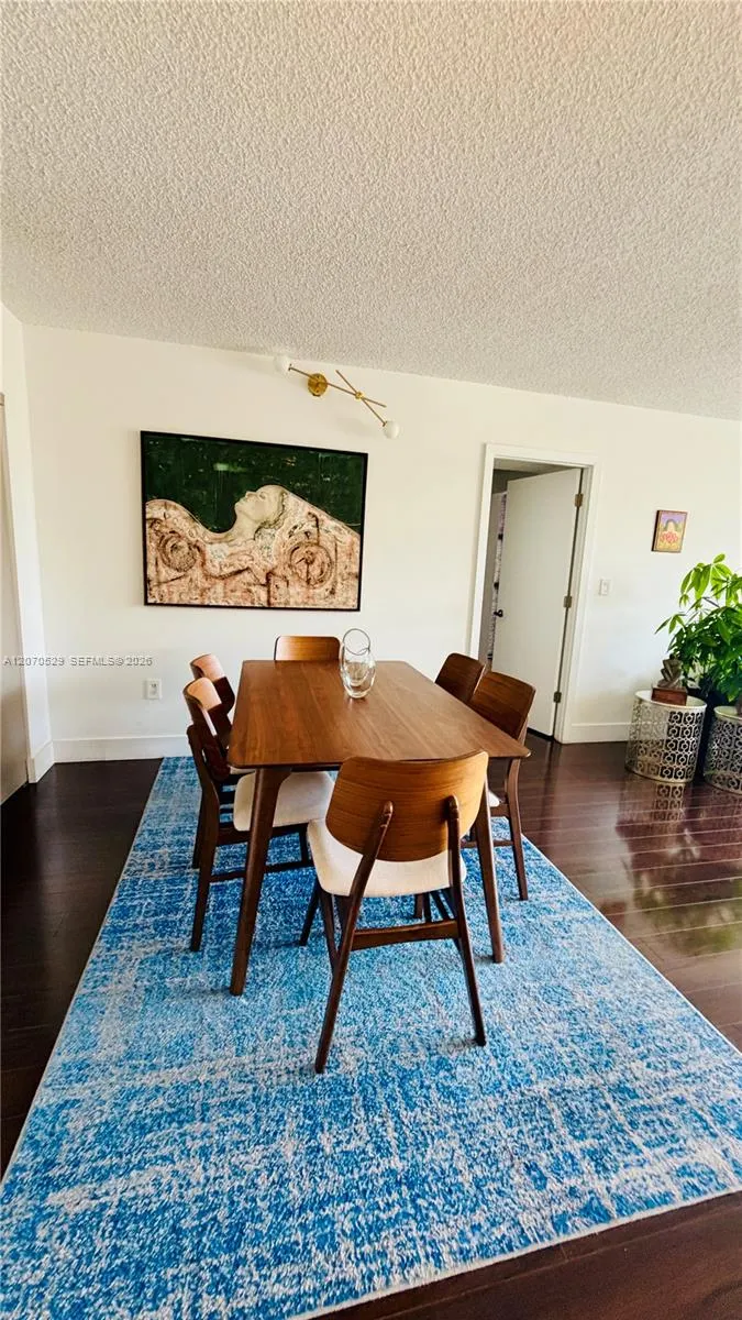 3701 Country Club Dr #304 Aventura, FL 33180