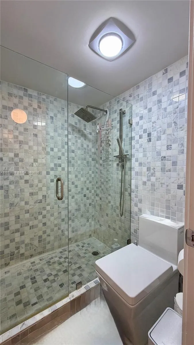 3701 Country Club Dr #304 Aventura, FL 33180