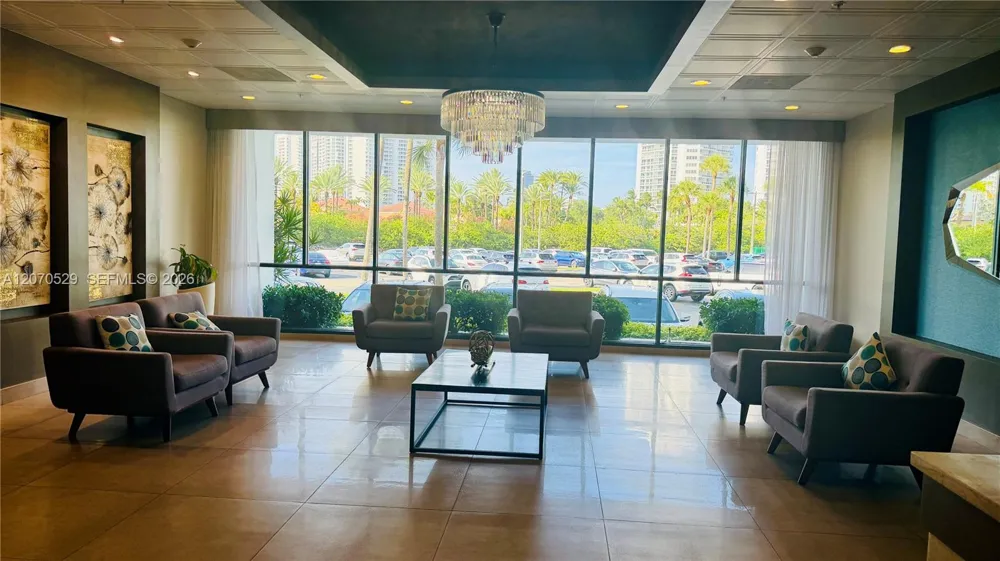 3701 Country Club Dr #304 Aventura, FL 33180