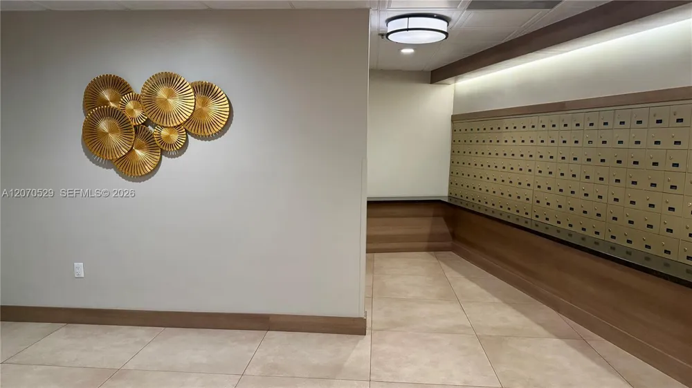 3701 Country Club Dr #304 Aventura, FL 33180
