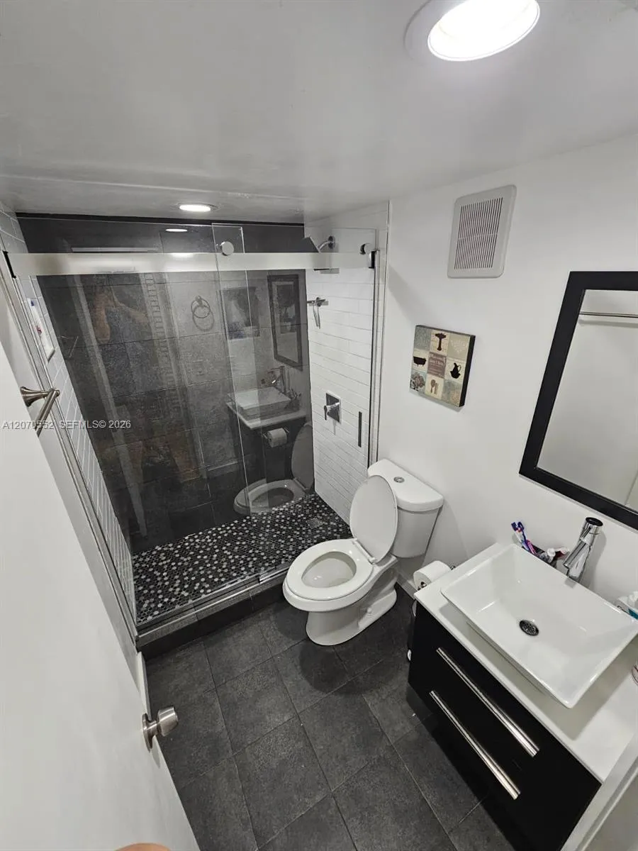 20160 NE 3rd Ct #8 Miami, FL 33179