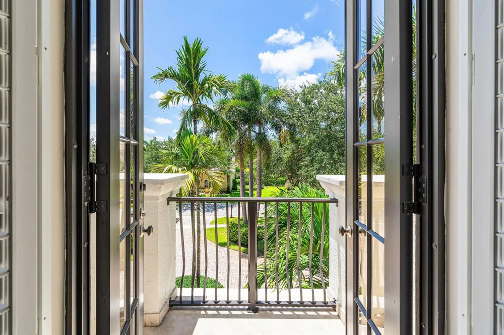 17738 Lake Azure Way Boca Raton, FL 33496