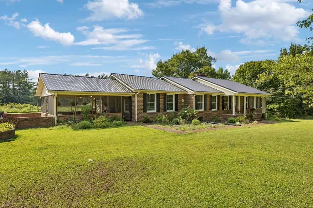 216 Napier Lake Rd Hohenwald, TN 38462