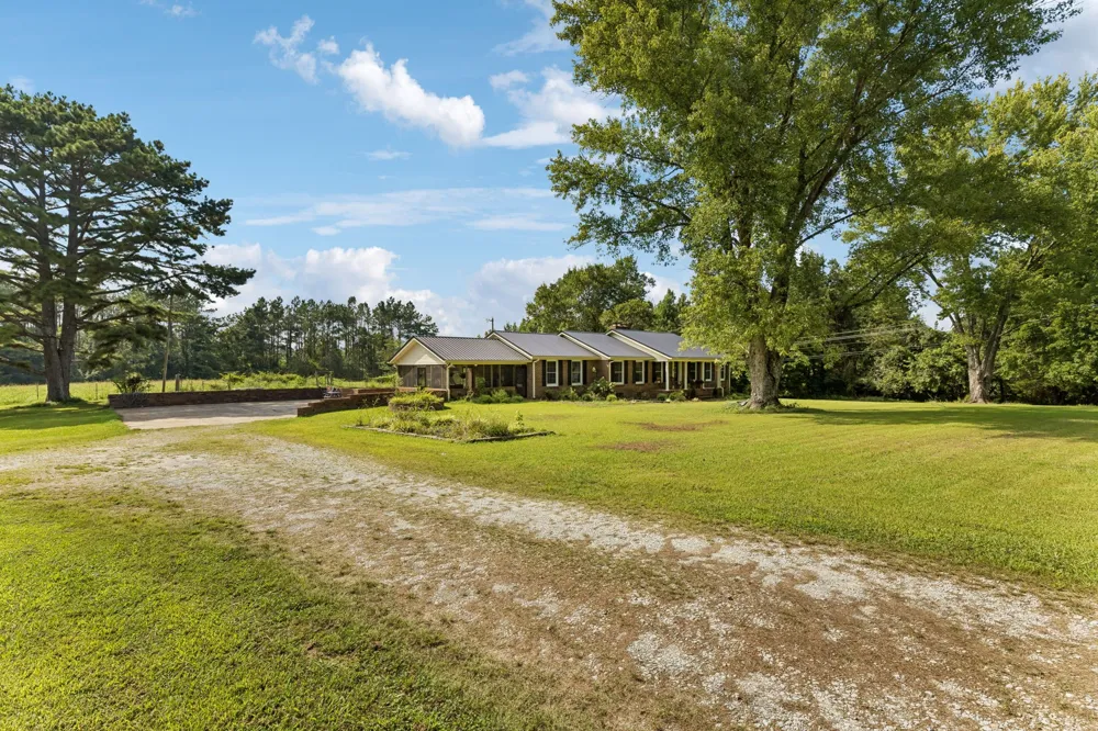 216 Napier Lake Rd Hohenwald, TN 38462