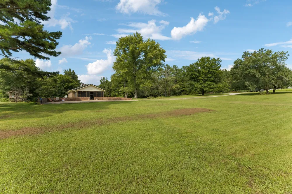 216 Napier Lake Rd Hohenwald, TN 38462