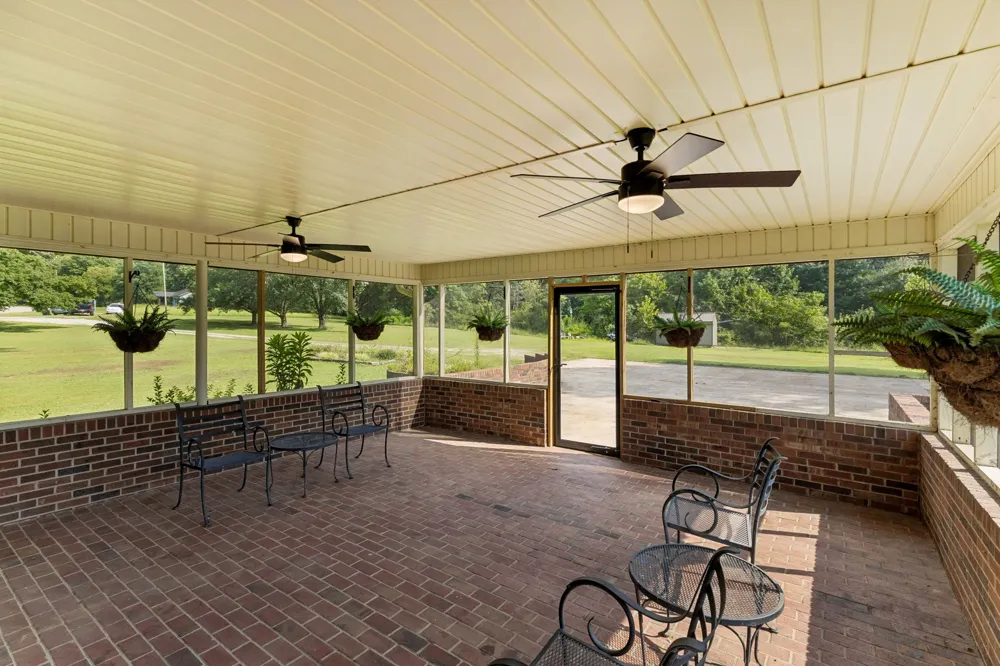 216 Napier Lake Rd Hohenwald, TN 38462