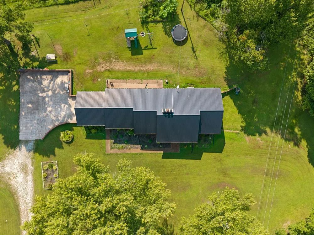 216 Napier Lake Rd Hohenwald, TN 38462