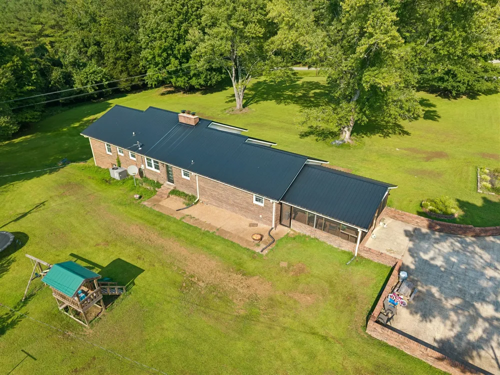 216 Napier Lake Rd Hohenwald, TN 38462