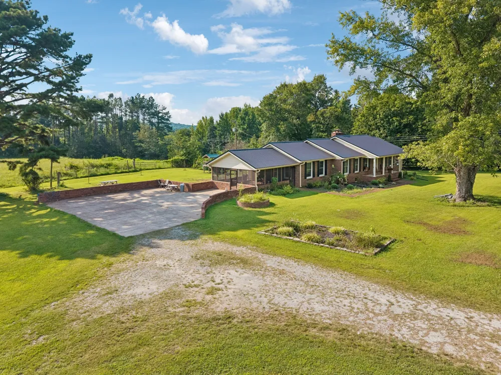 216 Napier Lake Rd Hohenwald, TN 38462